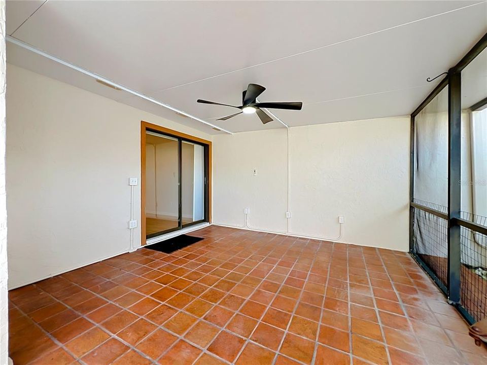 For Sale: $319,000 (2 beds, 2 baths, 1287 Square Feet)