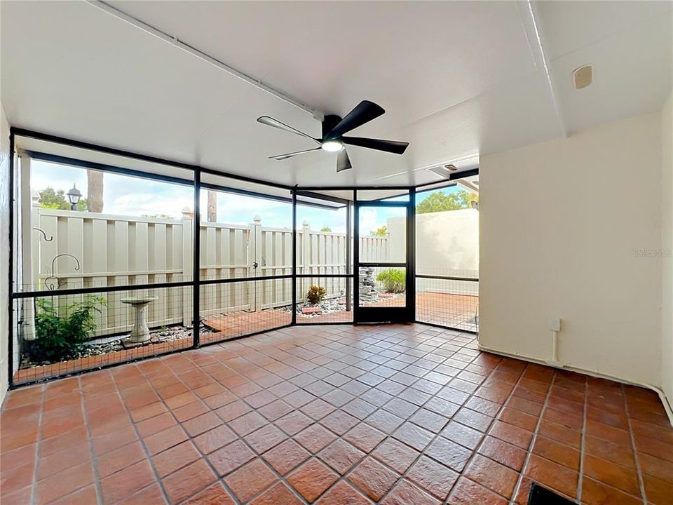 For Sale: $319,000 (2 beds, 2 baths, 1287 Square Feet)