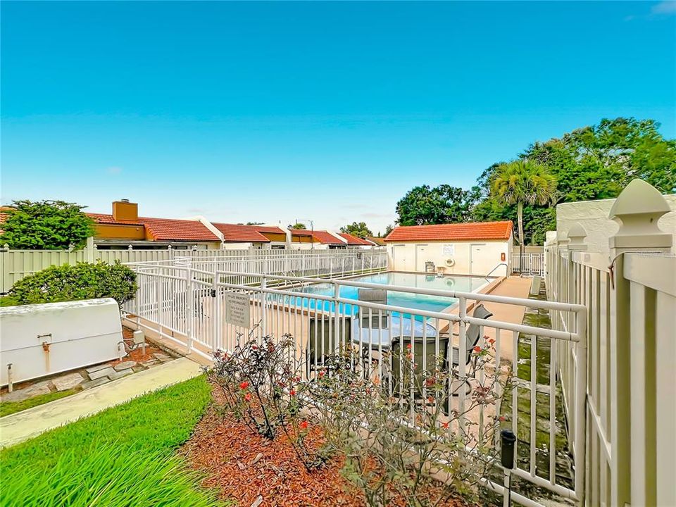 For Sale: $319,000 (2 beds, 2 baths, 1287 Square Feet)