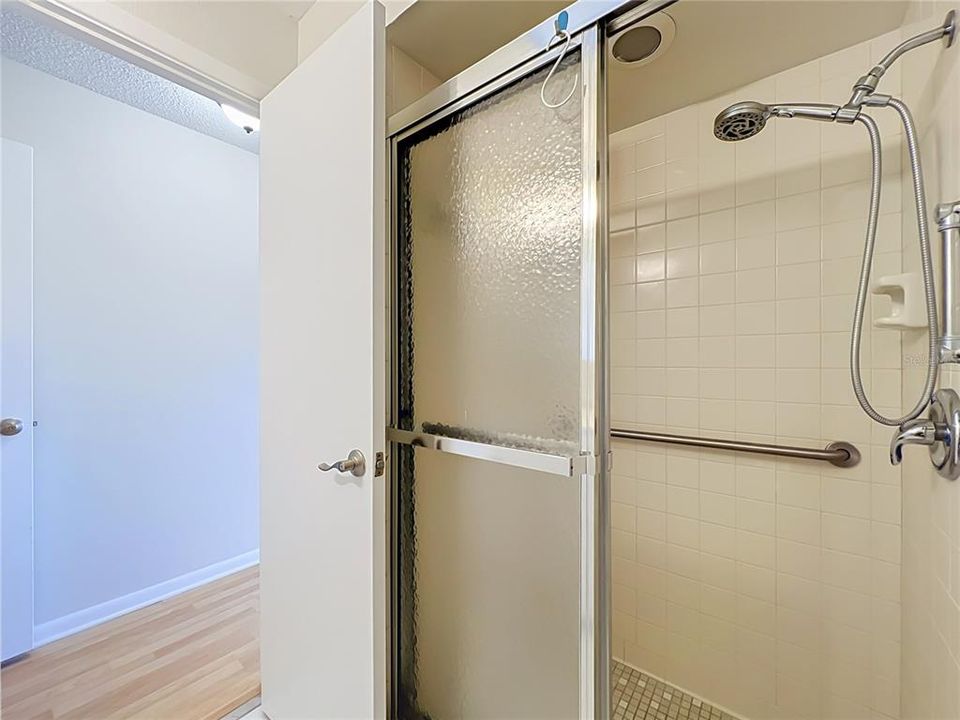 For Sale: $319,000 (2 beds, 2 baths, 1287 Square Feet)