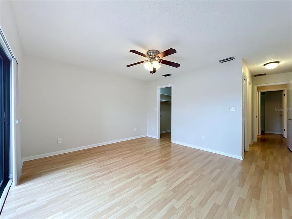 For Sale: $319,000 (2 beds, 2 baths, 1287 Square Feet)