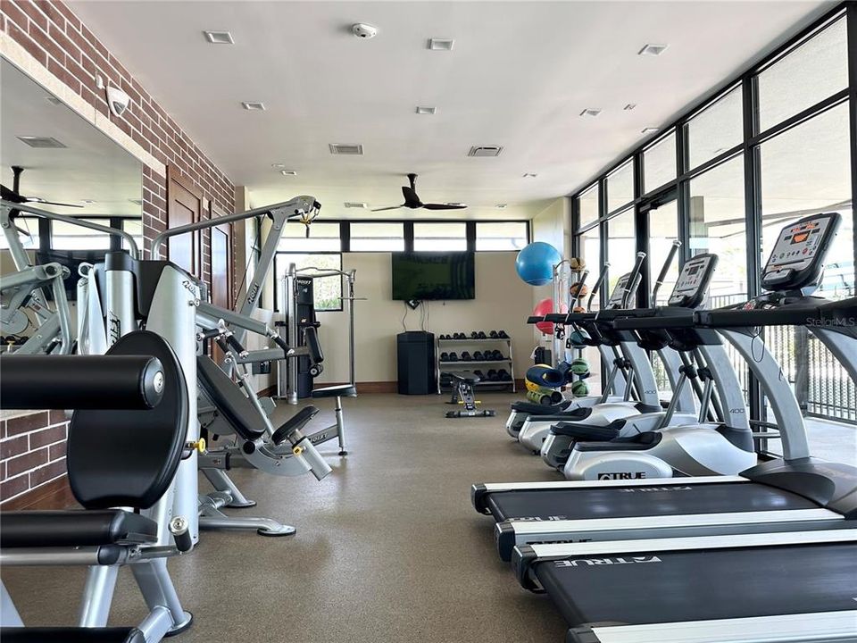 En Renta: $3,400 (4 camas, 3 baños, 2052 Pies cuadrados)