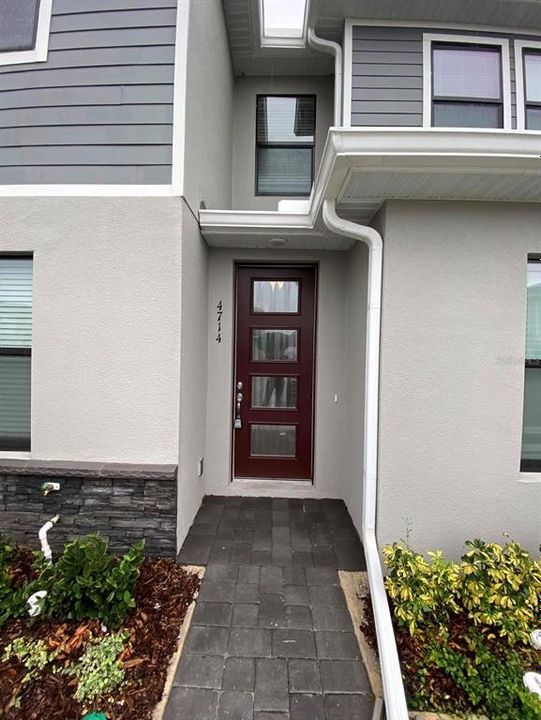 For Rent: $2,200 (3 beds, 2 baths, 1591 Square Feet)