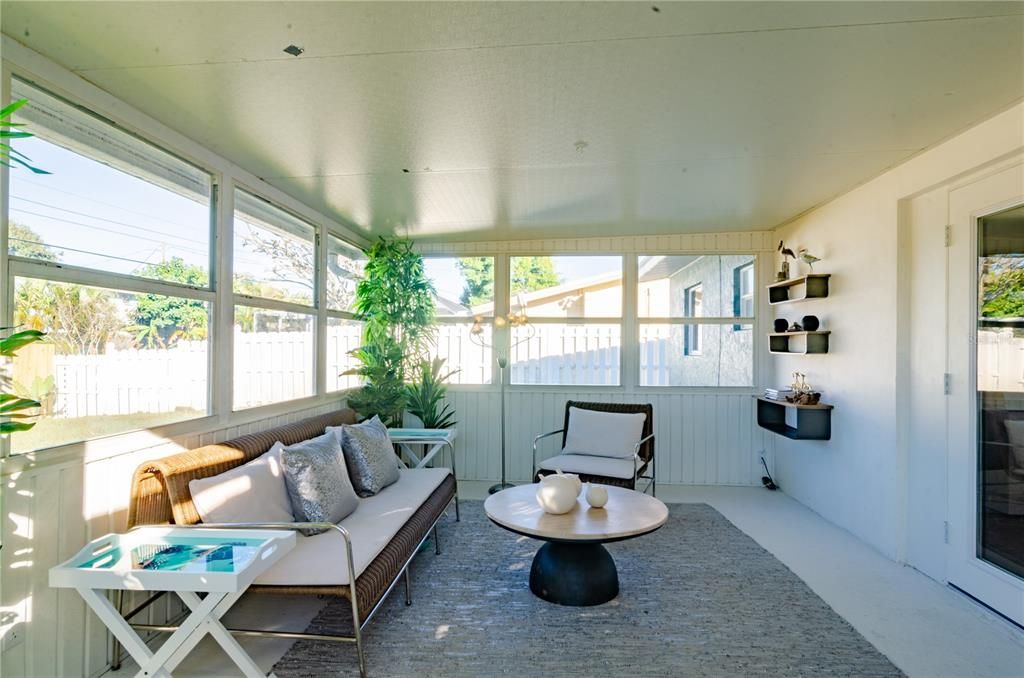For Sale: $525,000 (3 beds, 2 baths, 1222 Square Feet)