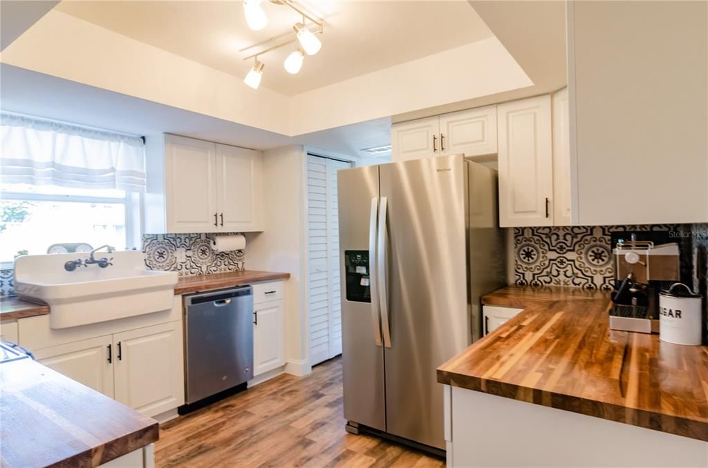 For Sale: $525,000 (3 beds, 2 baths, 1222 Square Feet)