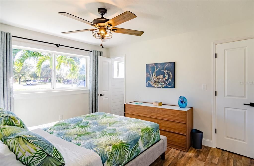 For Sale: $525,000 (3 beds, 2 baths, 1222 Square Feet)