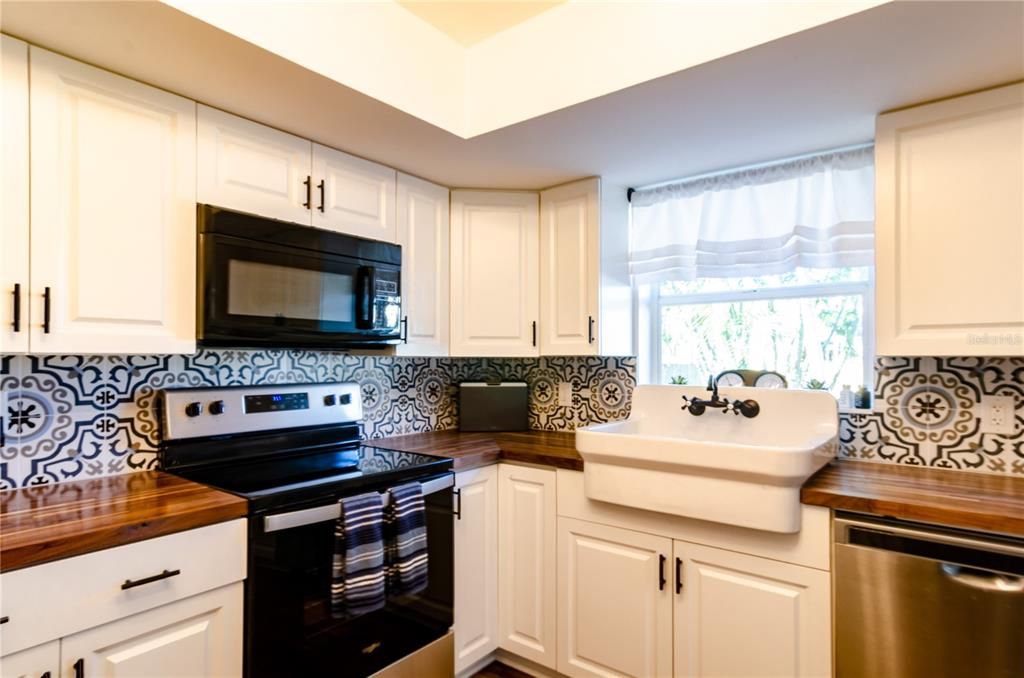 For Sale: $525,000 (3 beds, 2 baths, 1222 Square Feet)