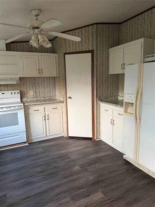 В аренду: $1,800 (4 спален, 2 ванн, 1560 Квадратных фут)