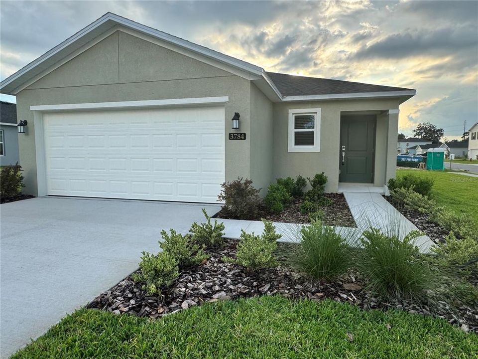 For Rent: $1,950 (3 beds, 2 baths, 1429 Square Feet)