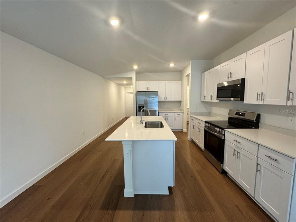 For Rent: $1,950 (3 beds, 2 baths, 1429 Square Feet)
