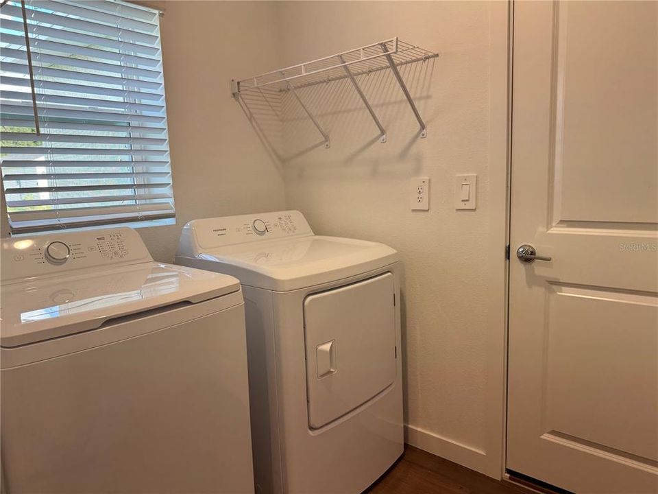 For Rent: $1,950 (3 beds, 2 baths, 1429 Square Feet)