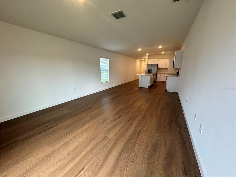 For Rent: $1,950 (3 beds, 2 baths, 1429 Square Feet)