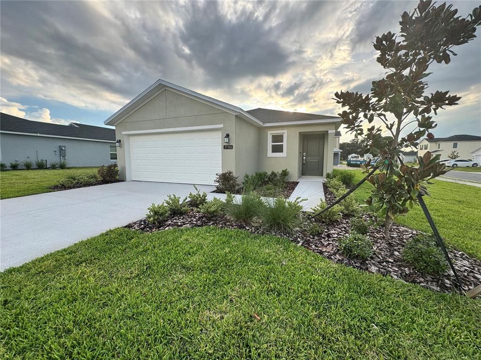 For Rent: $1,950 (3 beds, 2 baths, 1429 Square Feet)