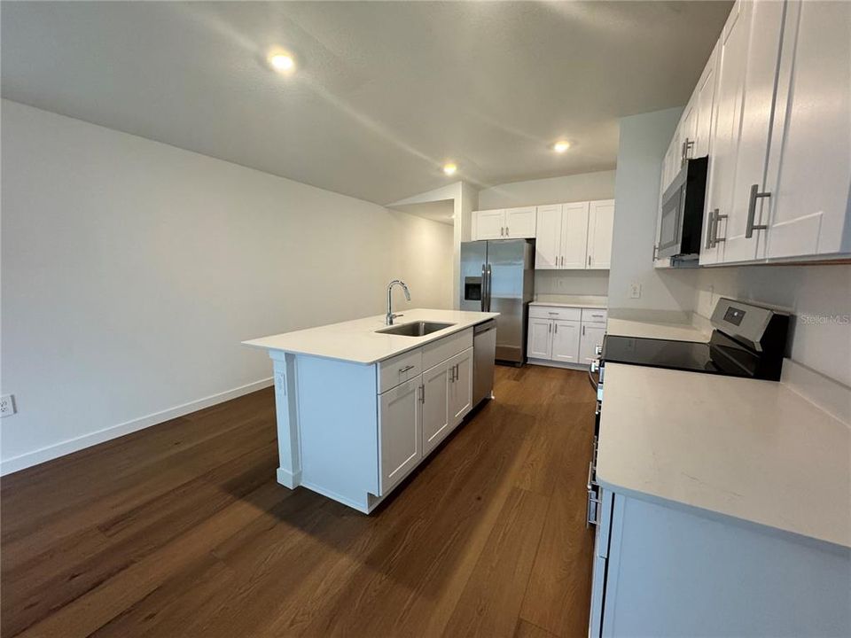For Rent: $1,950 (3 beds, 2 baths, 1429 Square Feet)