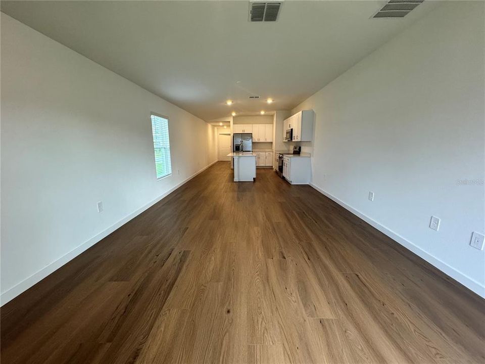 For Rent: $1,950 (3 beds, 2 baths, 1429 Square Feet)