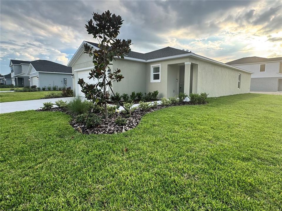 For Rent: $1,950 (3 beds, 2 baths, 1429 Square Feet)