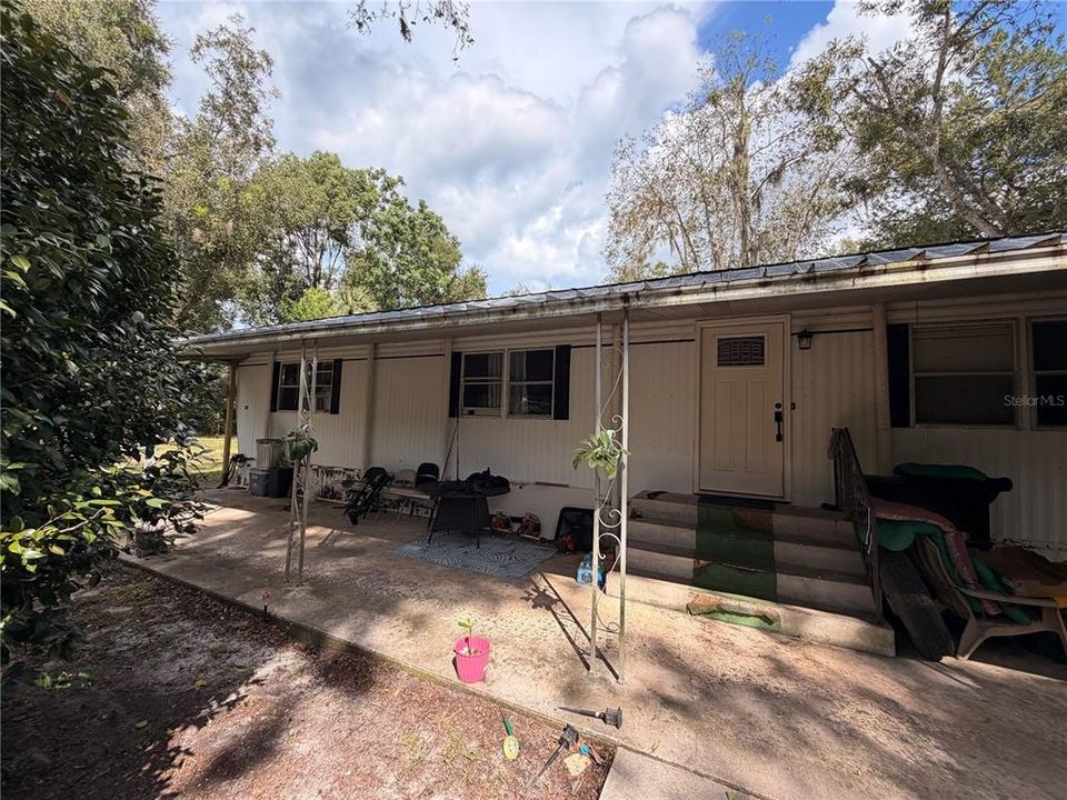 For Sale: $160,000 (3 beds, 2 baths, 1300 Square Feet)