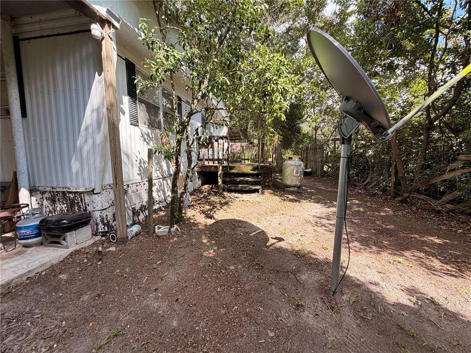 For Sale: $160,000 (3 beds, 2 baths, 1300 Square Feet)