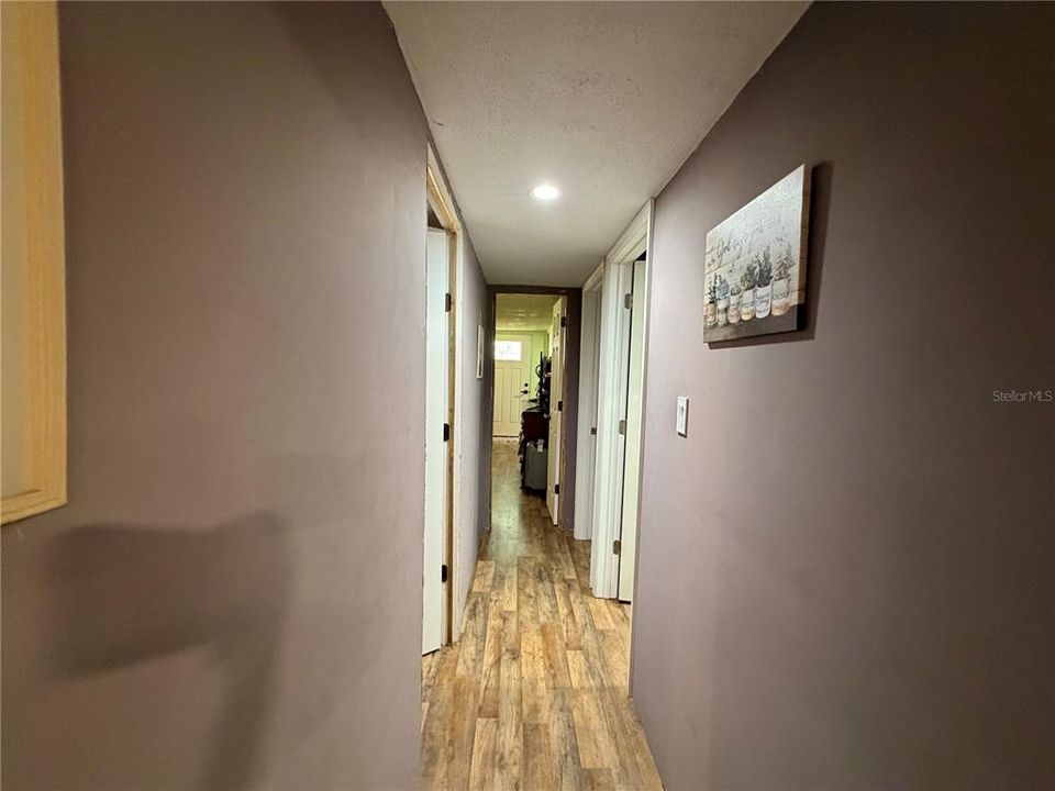 For Sale: $160,000 (3 beds, 2 baths, 1300 Square Feet)