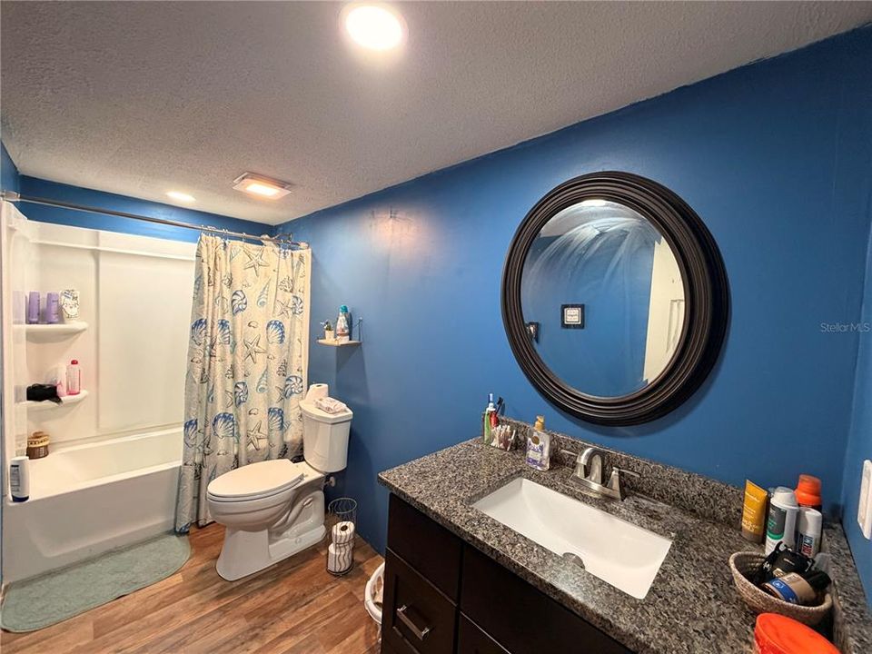 For Sale: $160,000 (3 beds, 2 baths, 1300 Square Feet)