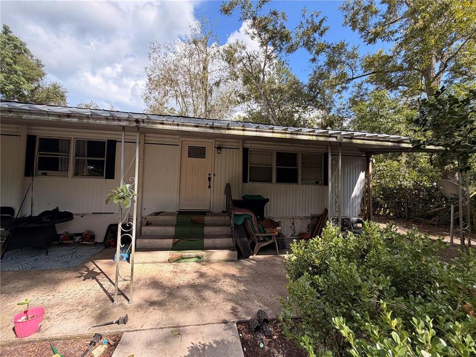 For Sale: $160,000 (3 beds, 2 baths, 1300 Square Feet)