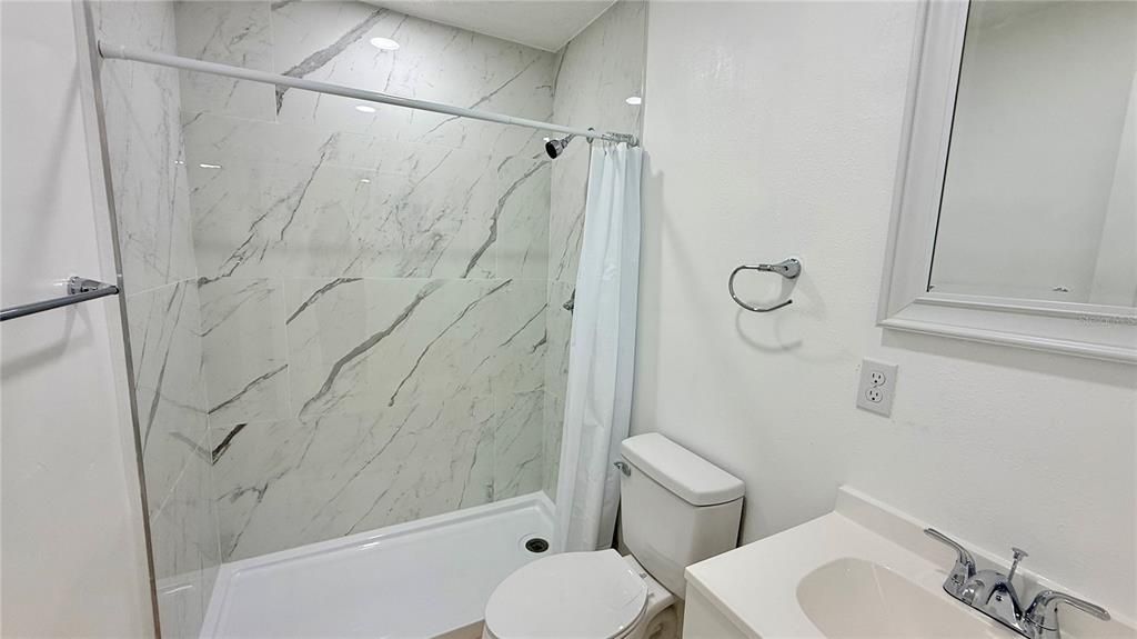В аренду: $1,300 (2 спален, 1 ванн, 600 Квадратных фут)