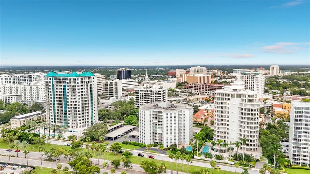 На продажу: $679,000 (2 спален, 2 ванн, 1424 Квадратных фут)