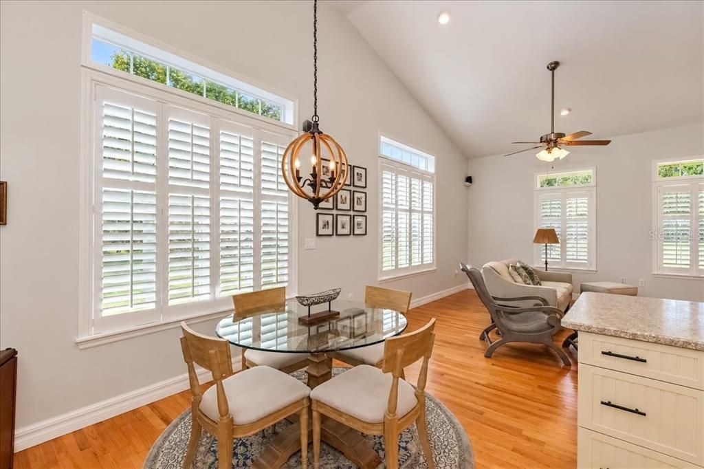 For Sale: $700,000 (2 beds, 2 baths, 1637 Square Feet)