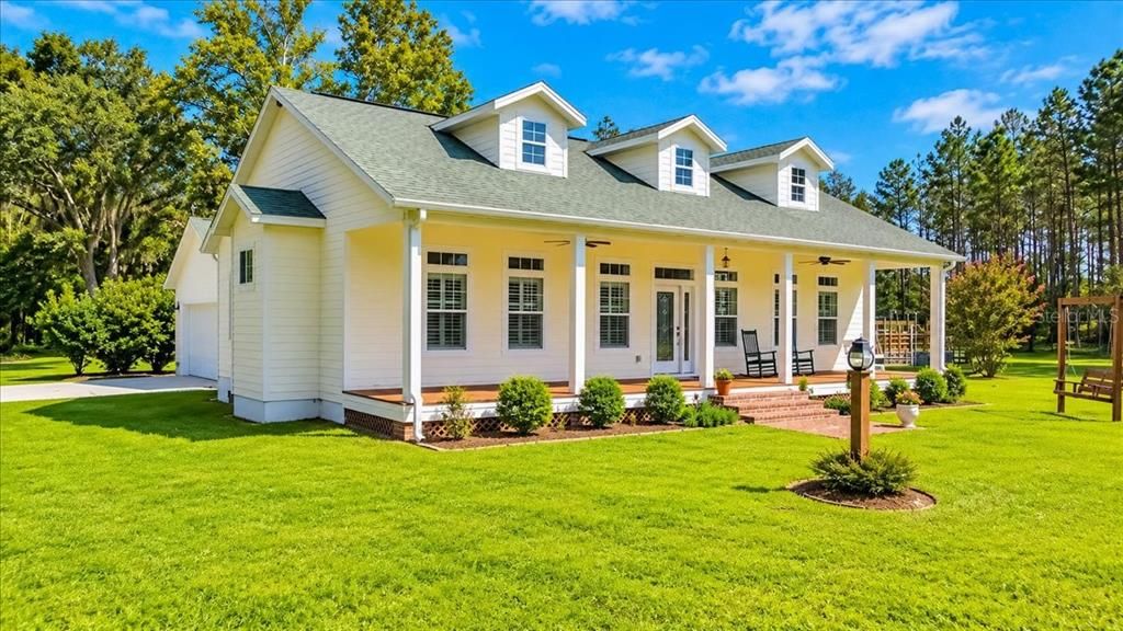 For Sale: $700,000 (2 beds, 2 baths, 1637 Square Feet)
