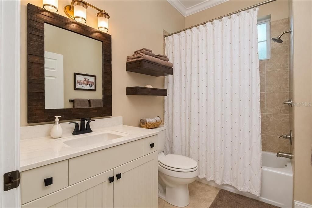 For Sale: $700,000 (2 beds, 2 baths, 1637 Square Feet)