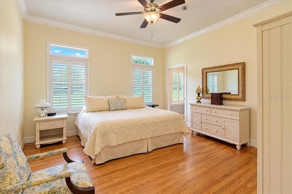 For Sale: $700,000 (2 beds, 2 baths, 1637 Square Feet)