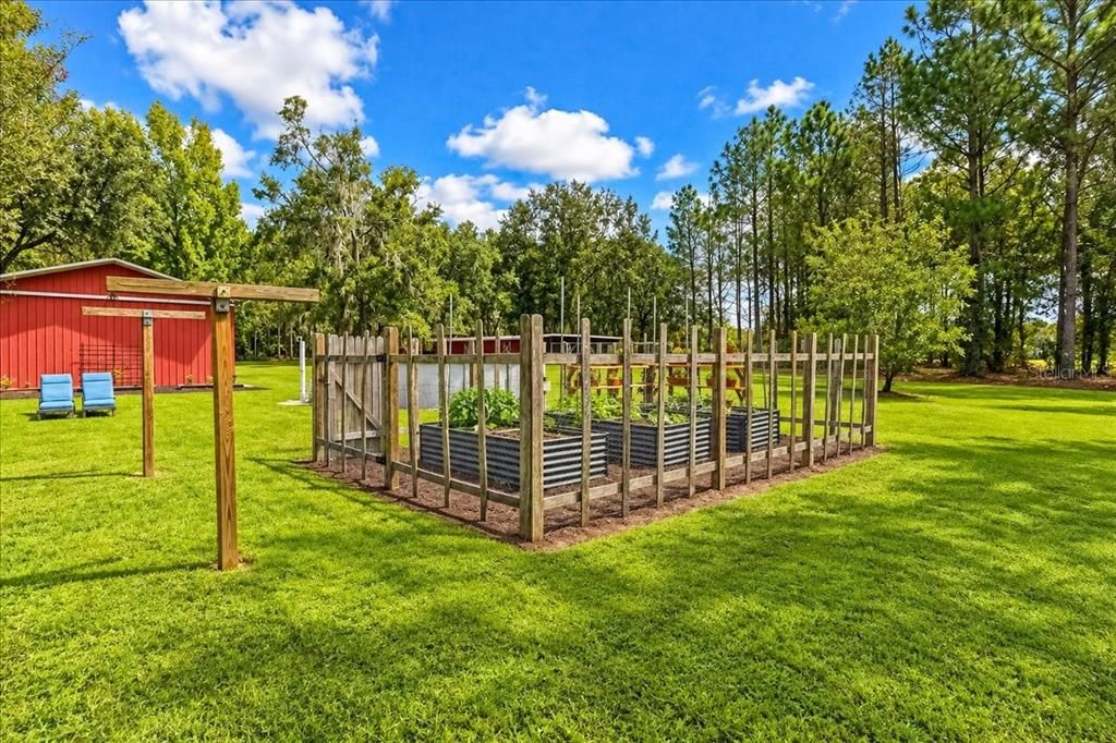 For Sale: $700,000 (2 beds, 2 baths, 1637 Square Feet)