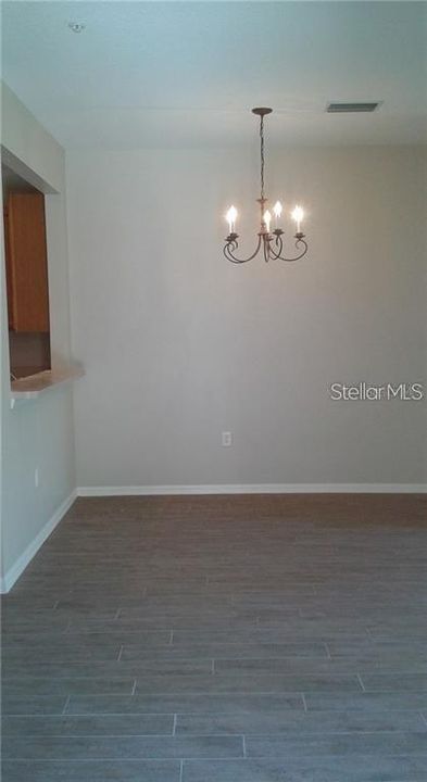 For Rent: $2,100 (3 beds, 2 baths, 1210 Square Feet)
