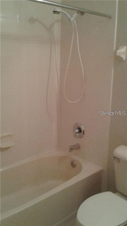 For Rent: $2,100 (3 beds, 2 baths, 1210 Square Feet)