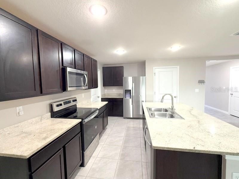 For Rent: $2,400 (5 beds, 3 baths, 2447 Square Feet)