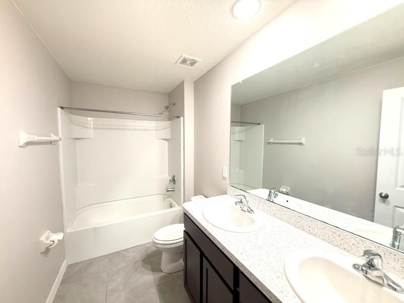 For Rent: $2,400 (5 beds, 3 baths, 2447 Square Feet)