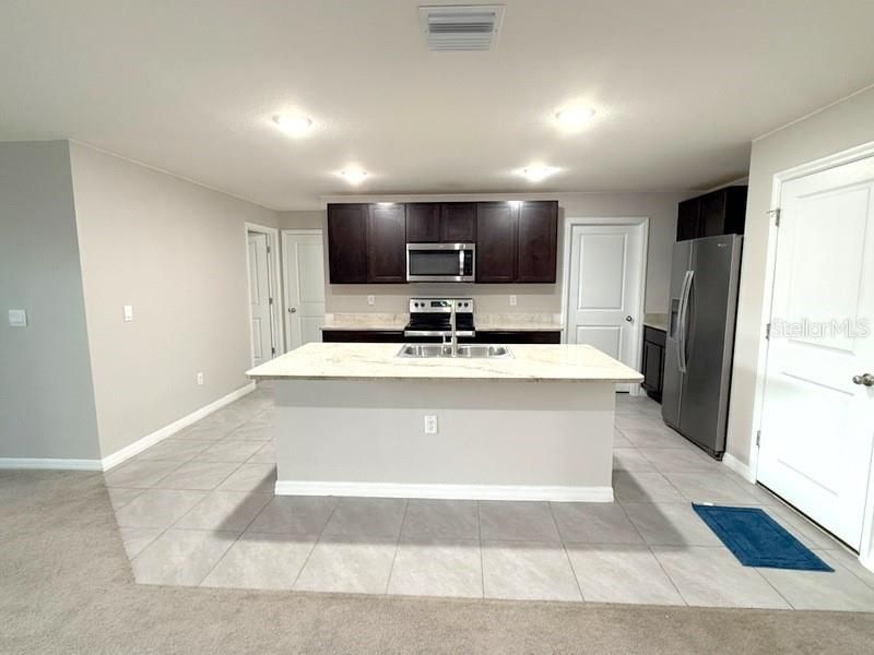 For Rent: $2,400 (5 beds, 3 baths, 2447 Square Feet)
