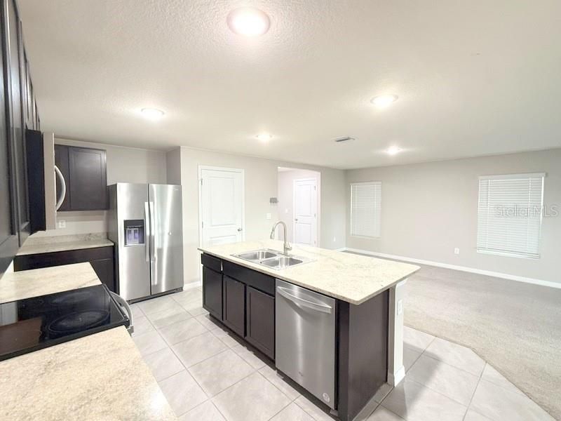 For Rent: $2,400 (5 beds, 3 baths, 2447 Square Feet)