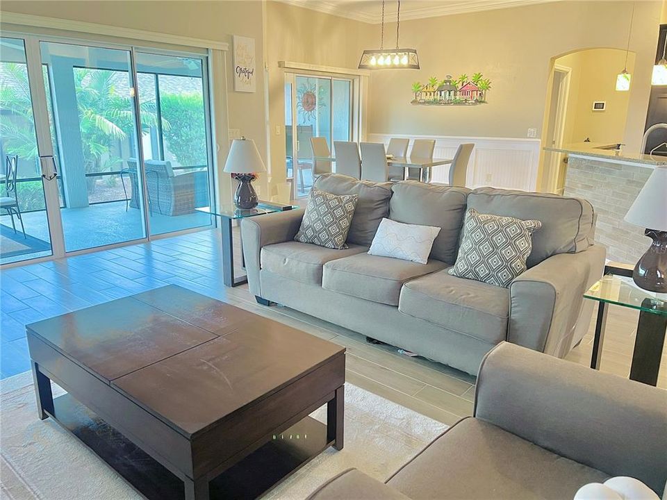 For Rent: $3,000 (3 beds, 2 baths, 1903 Square Feet)