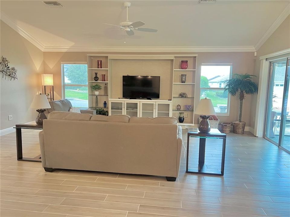 For Rent: $3,000 (3 beds, 2 baths, 1903 Square Feet)