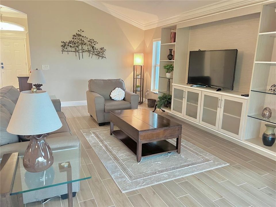 For Rent: $3,000 (3 beds, 2 baths, 1903 Square Feet)