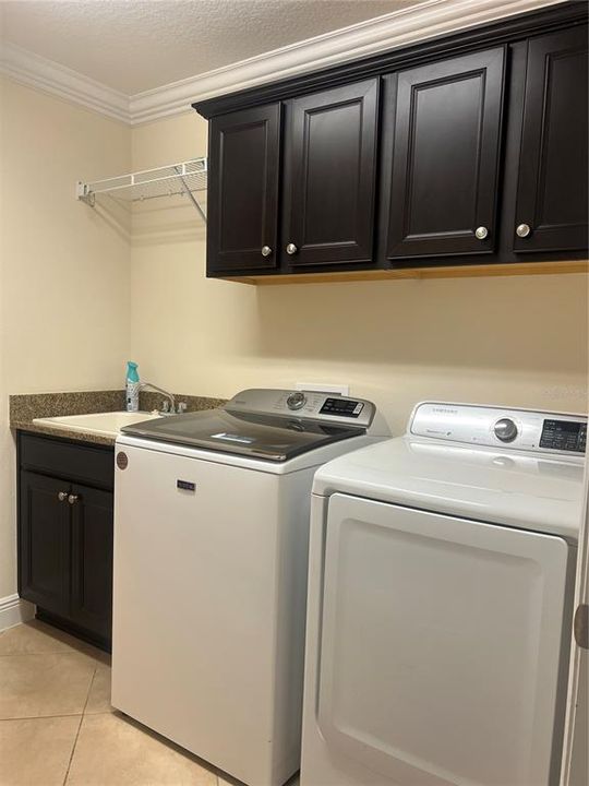 For Rent: $3,000 (3 beds, 2 baths, 1903 Square Feet)