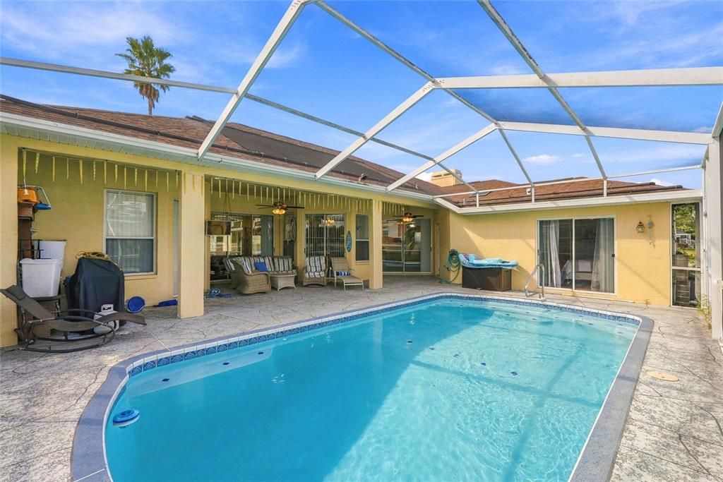 For Sale: $395,000 (3 beds, 2 baths, 2126 Square Feet)