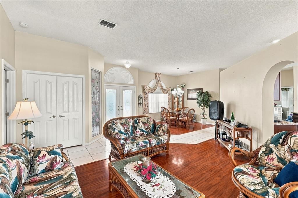 For Sale: $395,000 (3 beds, 2 baths, 2126 Square Feet)