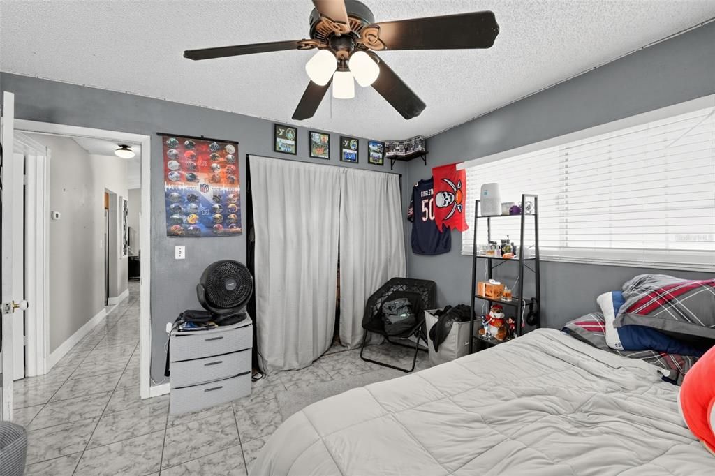 For Sale: $449,950 (3 beds, 2 baths, 1400 Square Feet)