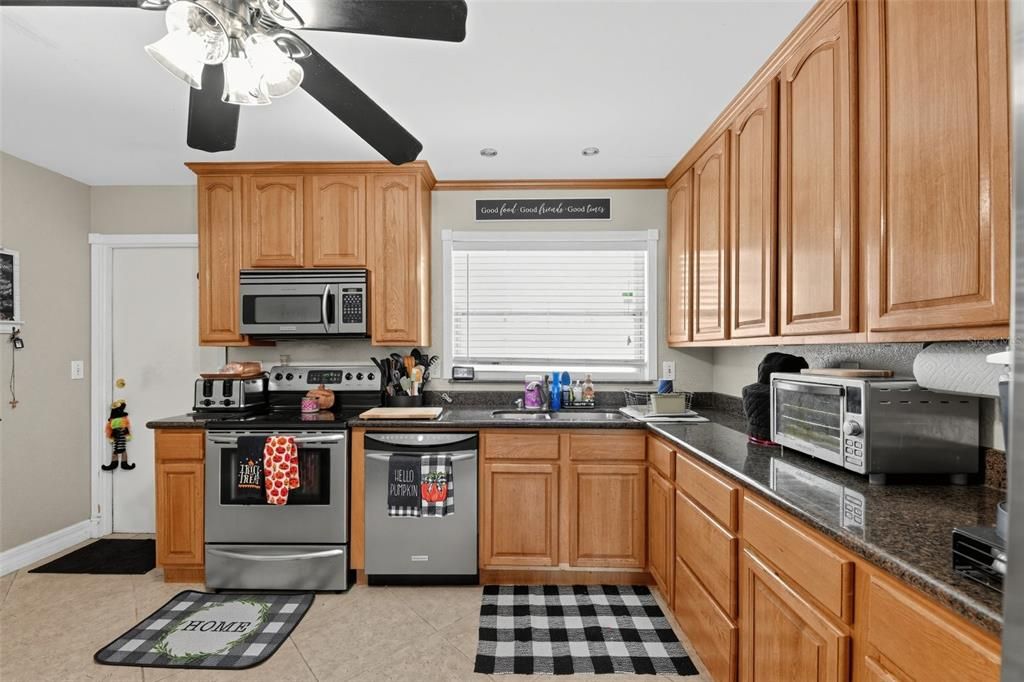 For Sale: $449,950 (3 beds, 2 baths, 1400 Square Feet)