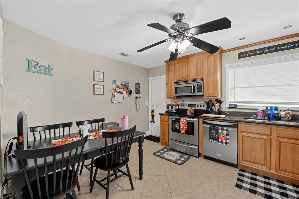 For Sale: $449,950 (3 beds, 2 baths, 1400 Square Feet)