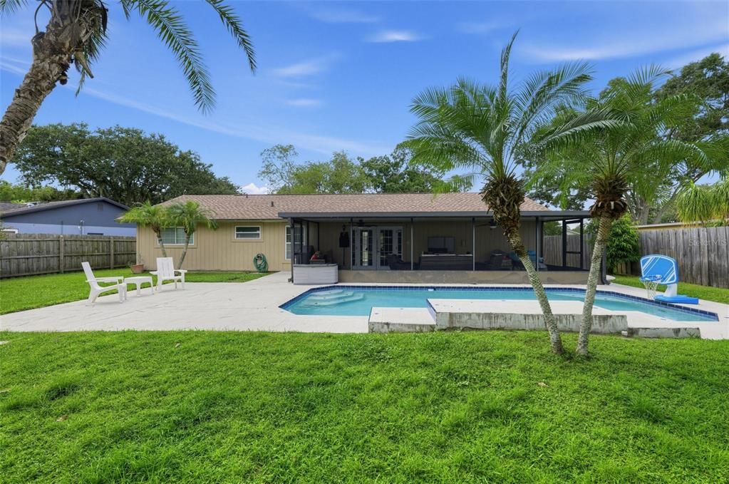 For Sale: $449,950 (3 beds, 2 baths, 1400 Square Feet)