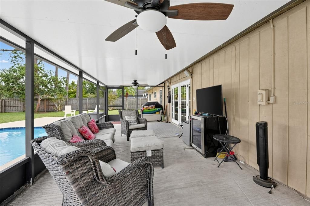 For Sale: $449,950 (3 beds, 2 baths, 1400 Square Feet)