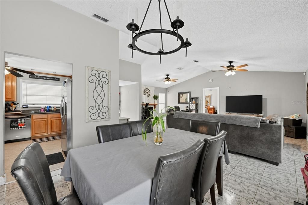 For Sale: $449,950 (3 beds, 2 baths, 1400 Square Feet)